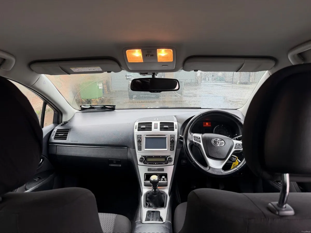 Toyota Avensis 2015 - Image 2