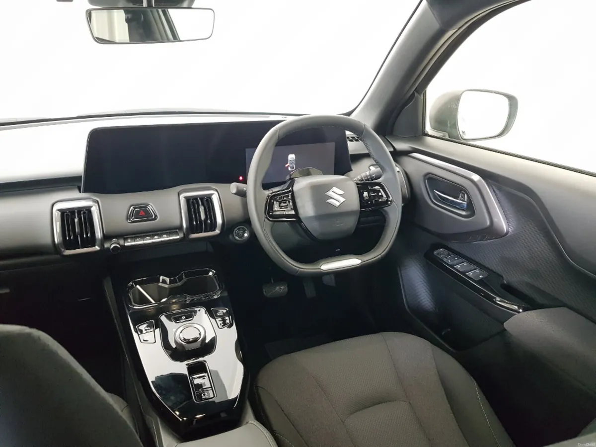 Suzuki Vitara E Vitara Motion Long Range 61KWh - Image 6