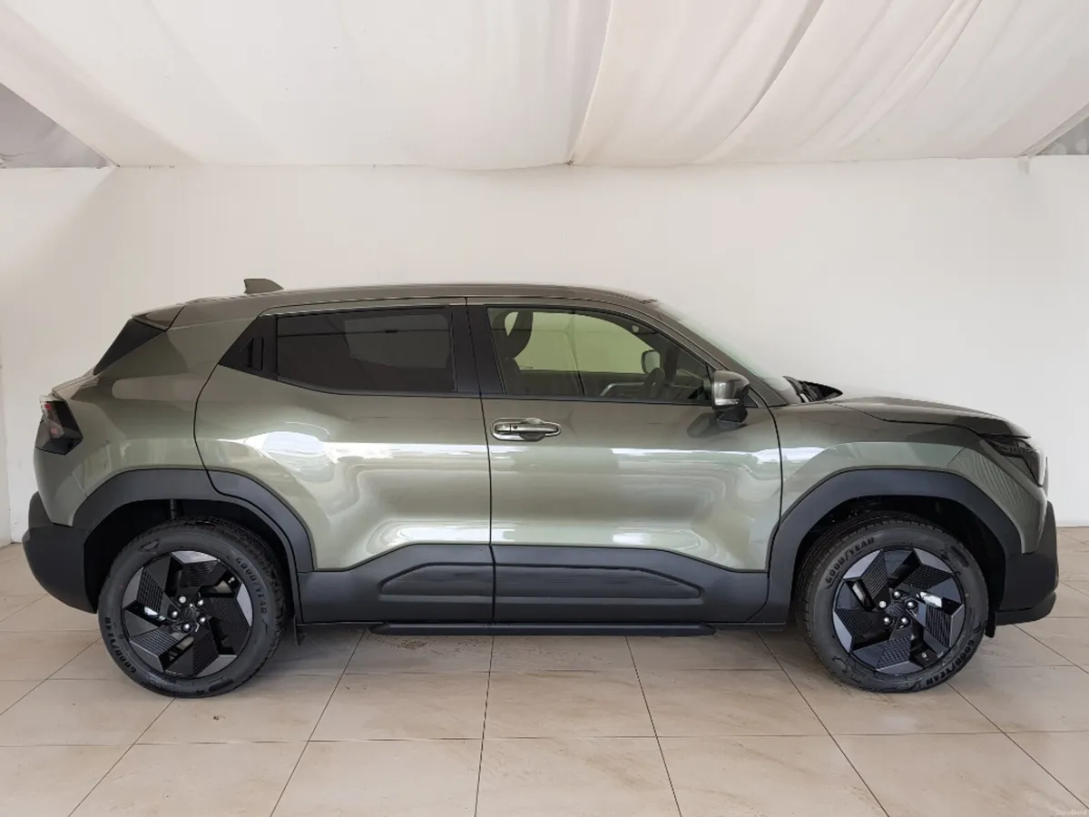 Suzuki Vitara E Vitara Motion Long Range 61KWh - Image 2