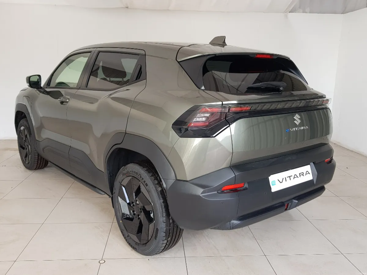 Suzuki Vitara E Vitara Motion Long Range 61KWh - Image 3