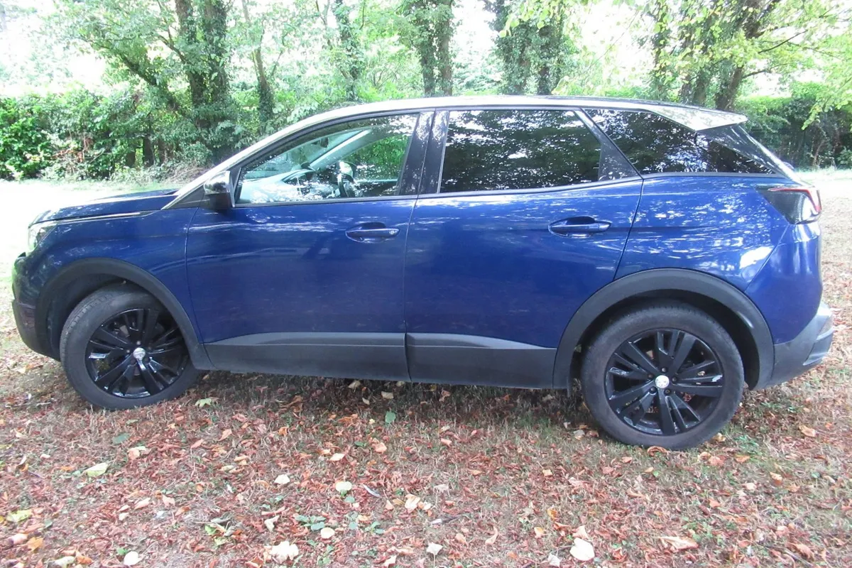 Peugeot 3008 2018, 1.2 Petrol, Low Mileage - Image 6