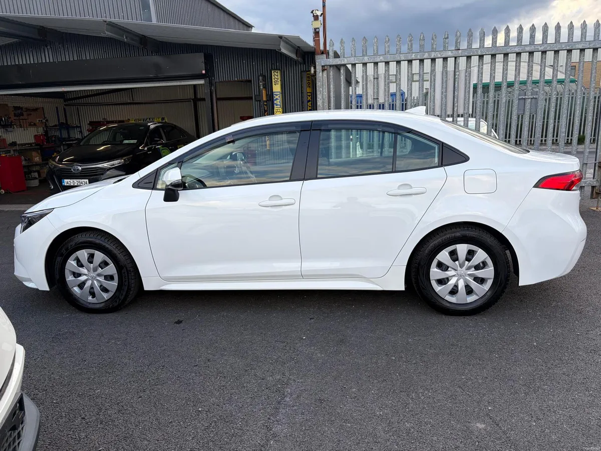 2024 TOYOTA COROLLA HYBRID AUTO LOW KMS - Image 6