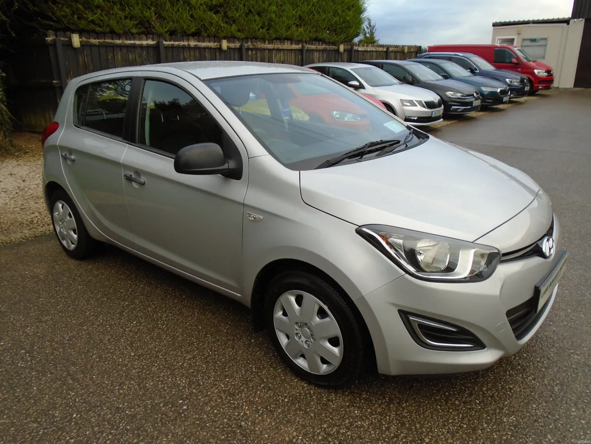 Hyundai i20 2013,1.2 IDEAL STARTER CAER,NCT 2027 - Image 1