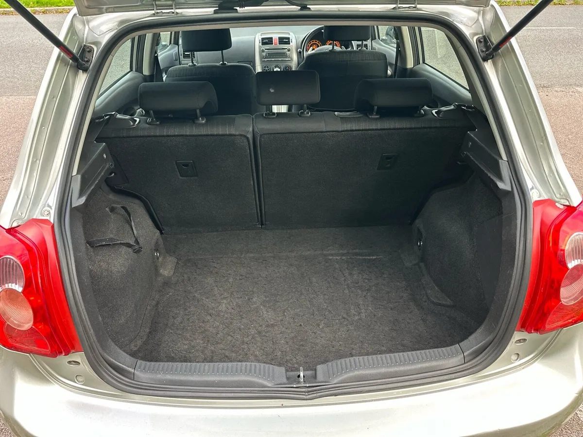 Toyota Auris  Automatic - Image 6