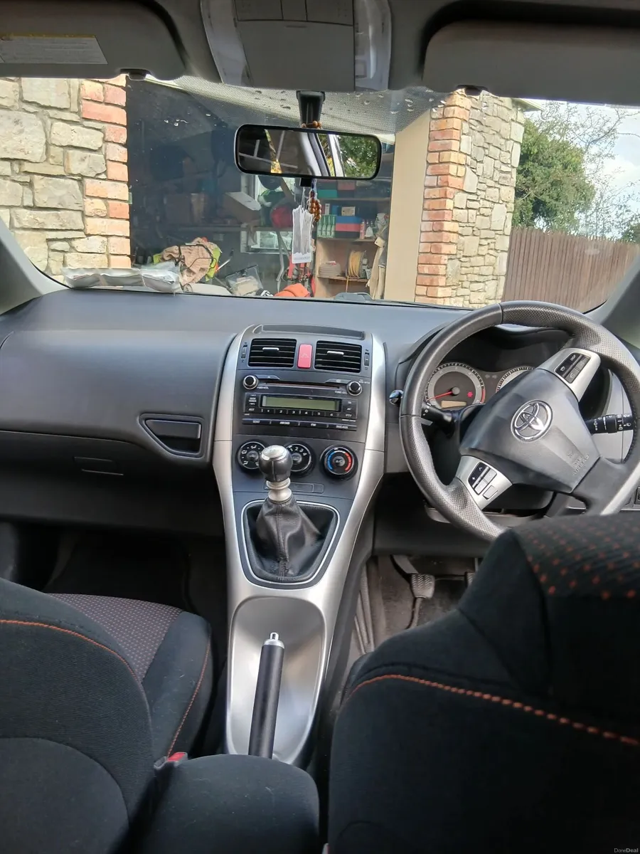 Toyota Auris 2011 - Image 1