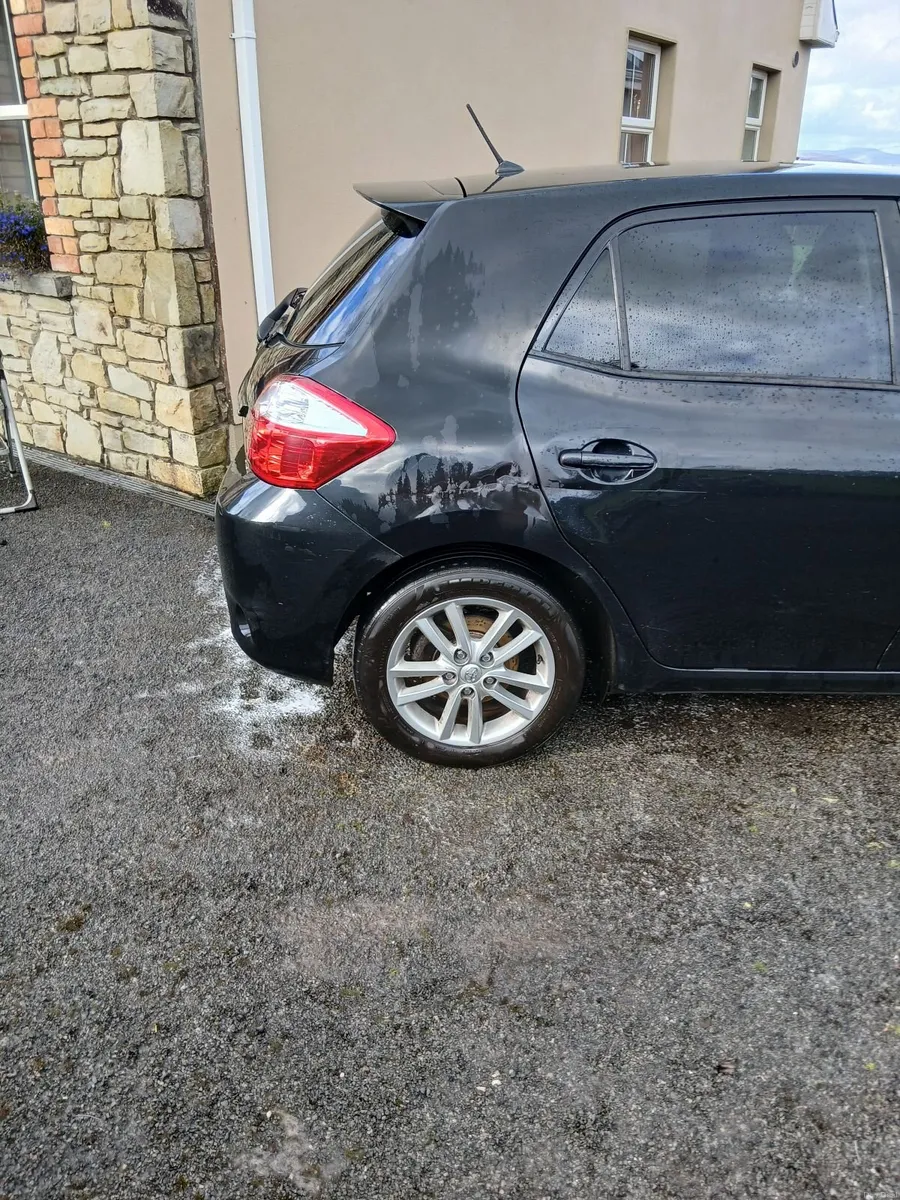 Toyota Auris 2011 - Image 3