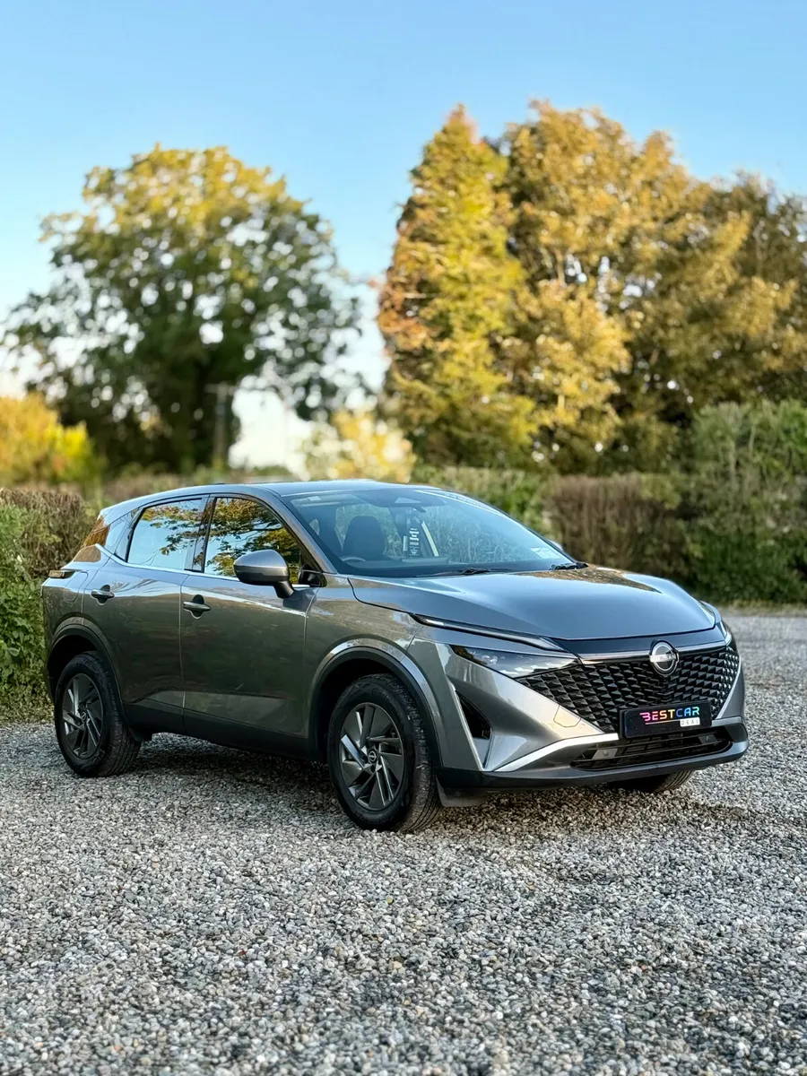 2025 Nissan Qashqai SV 1.3 MHEV Hybrid - Image 2