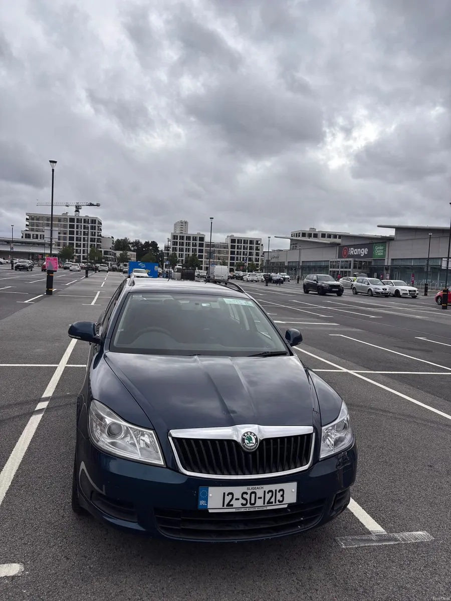 2012 Skoda Octavia  Manual - Image 4