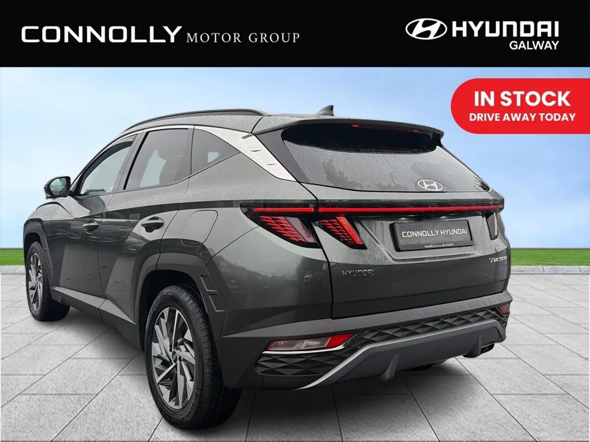 Hyundai Tucson 2WD Executive Plus - Image 2