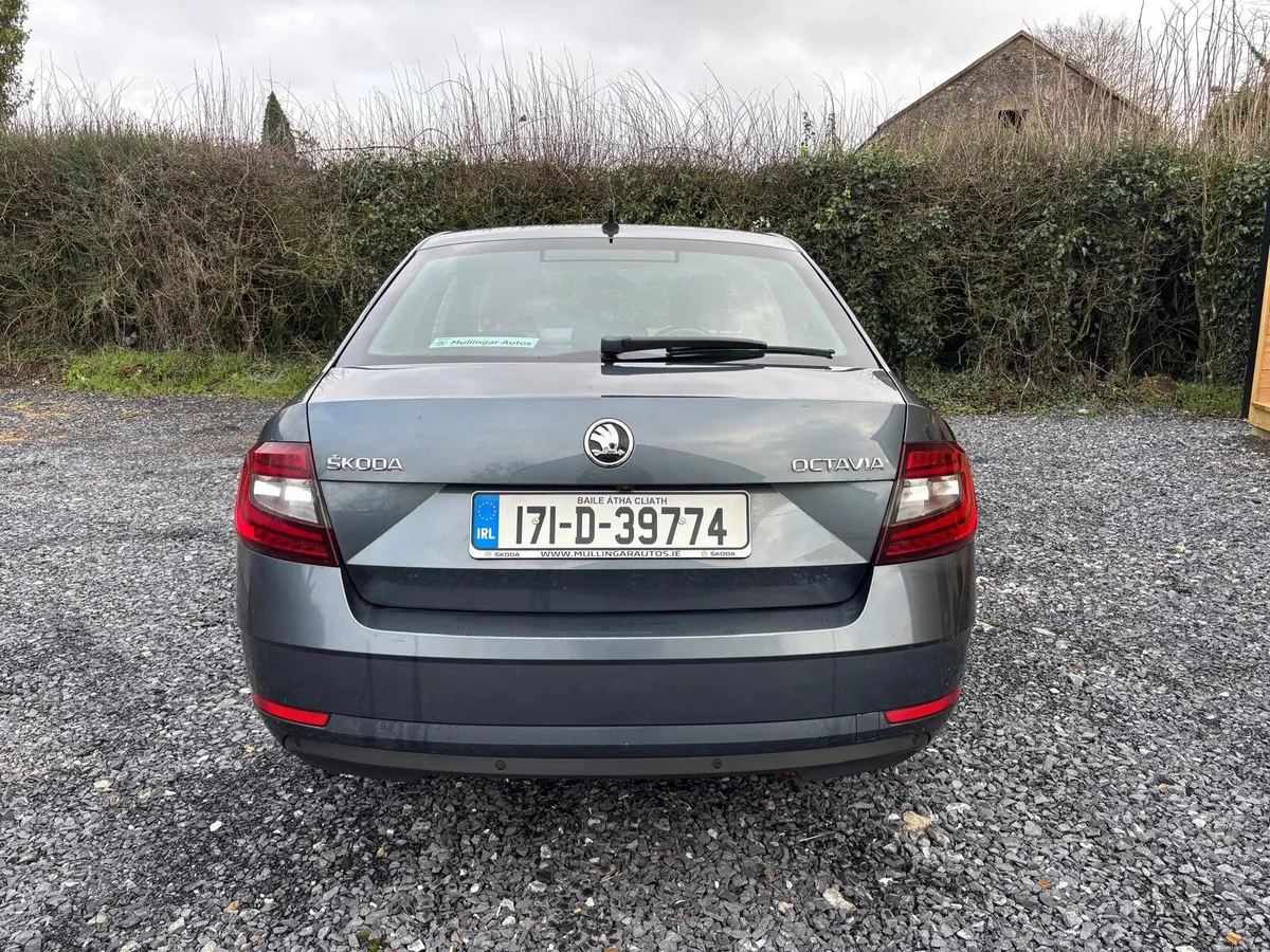 Car - Image 4