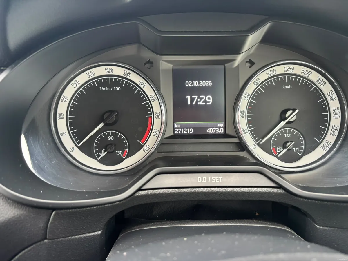 Car - Image 2