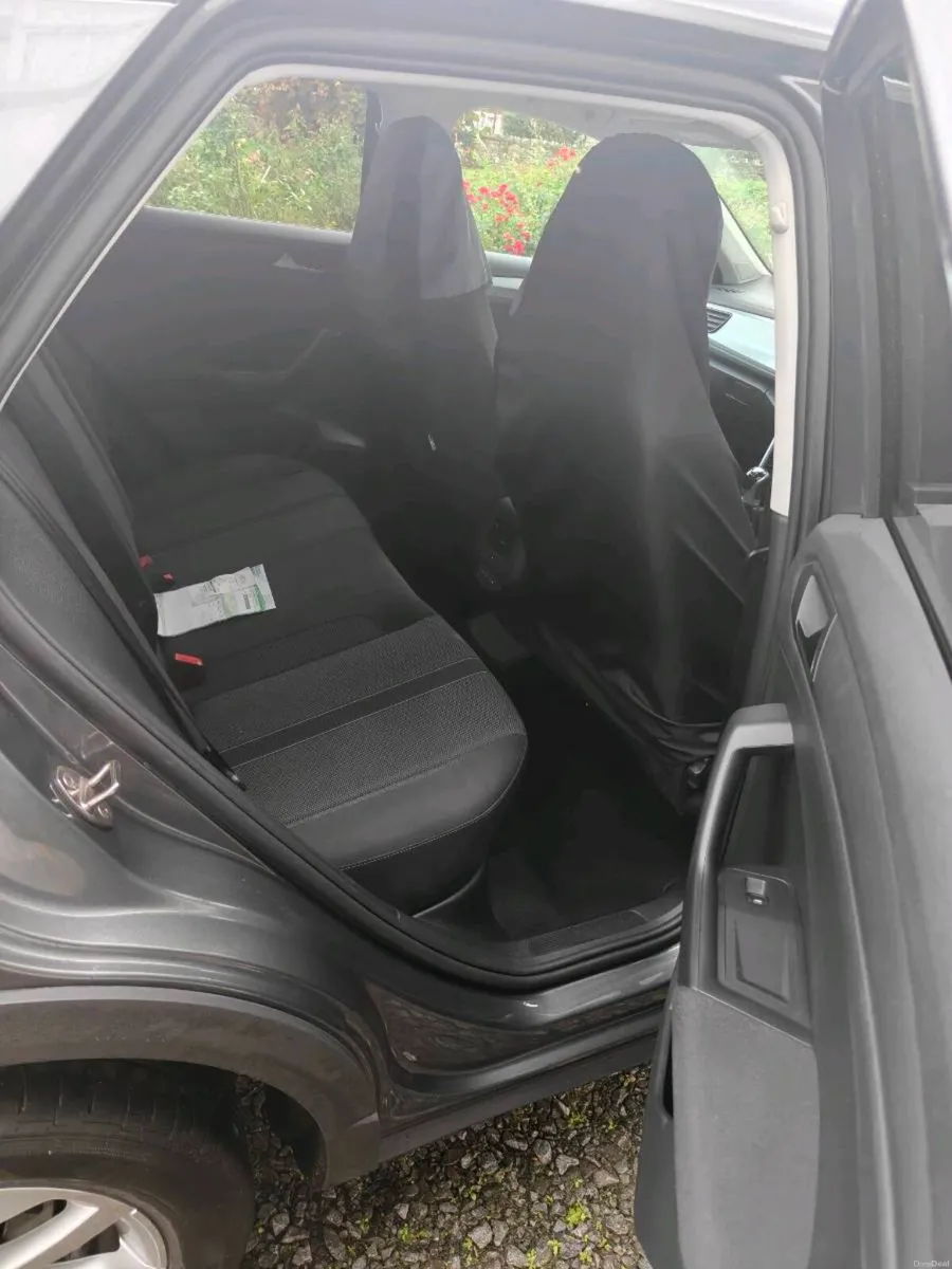VOLKSWAGEN T-ROC LIF PLS2.0TDI MANUAL 6SPEED115HP - Image 6