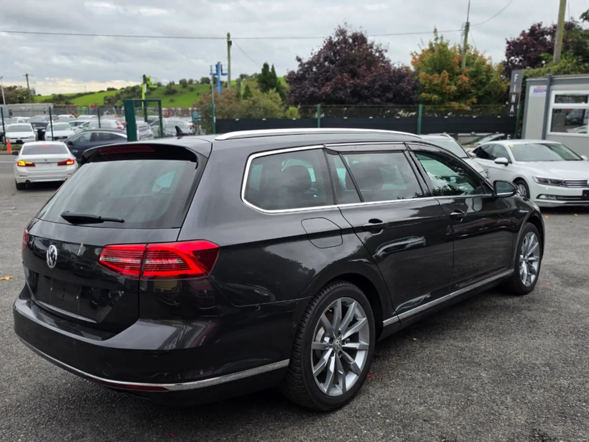 Volkswagen Passat 182 REG 2.0 TDI HIGHLINE PREMIUM - Image 5