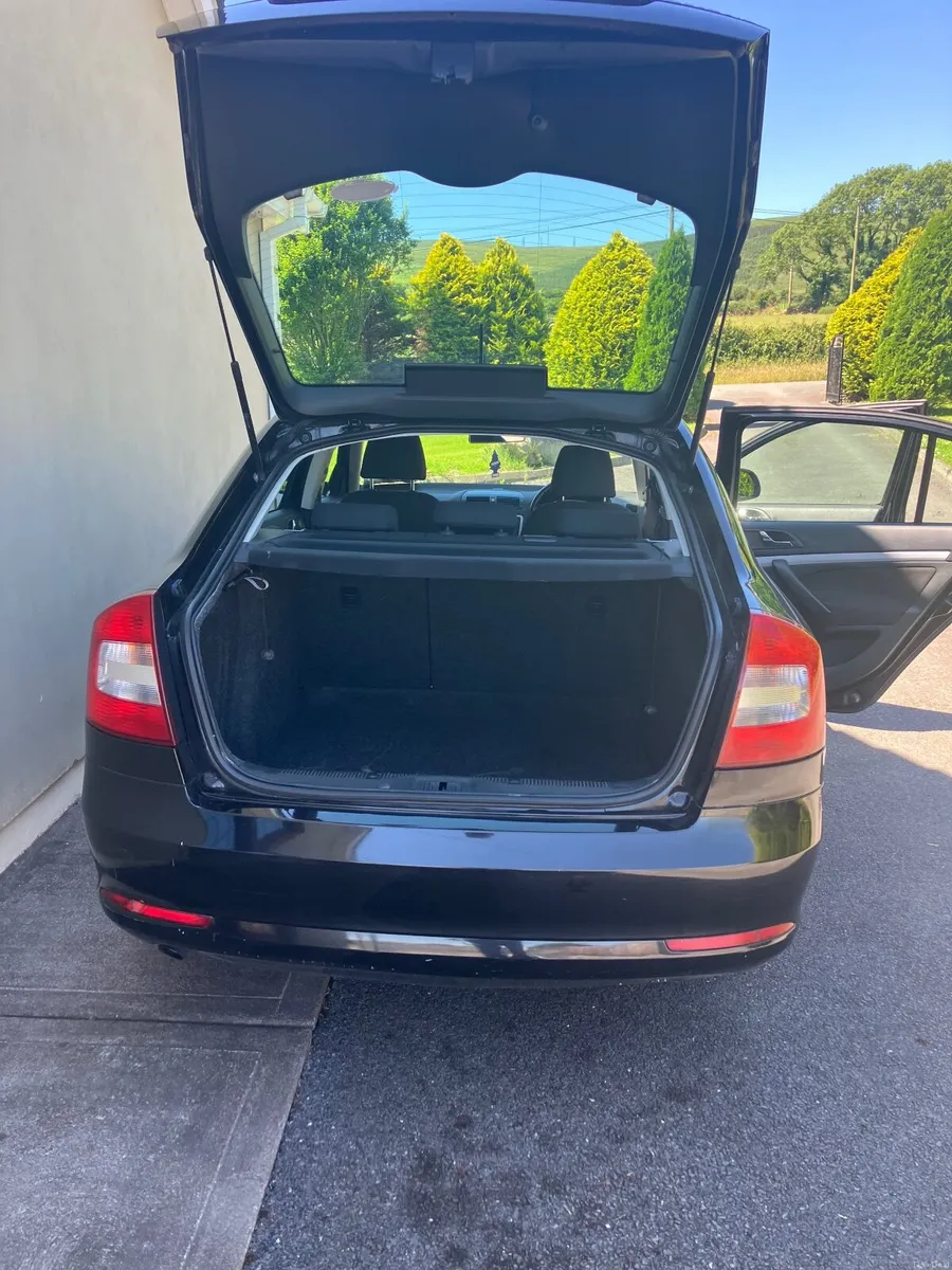 Skoda Octavia 2011 - Image 2