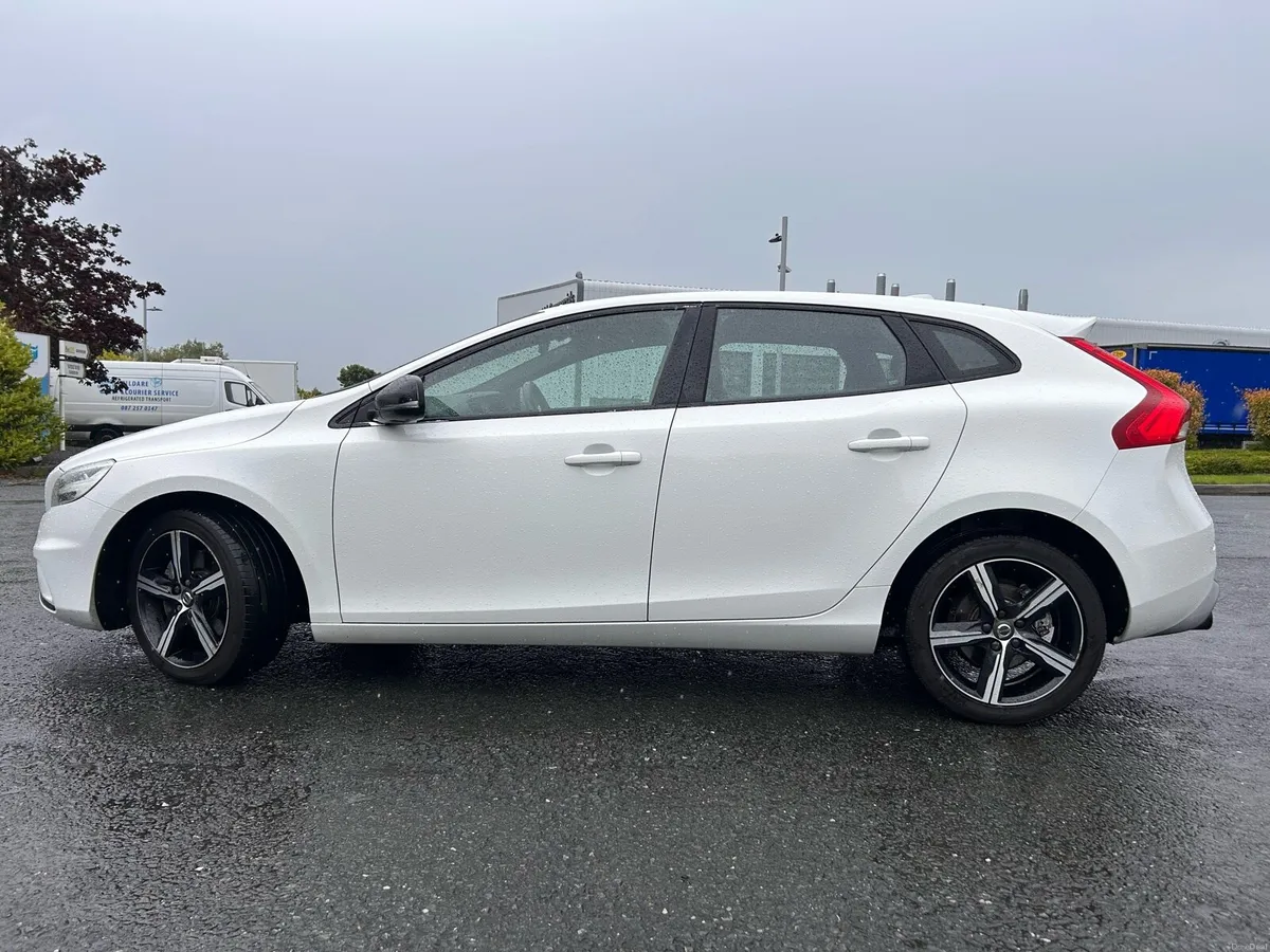 Volvo V40 NCT 07/28 - Image 6