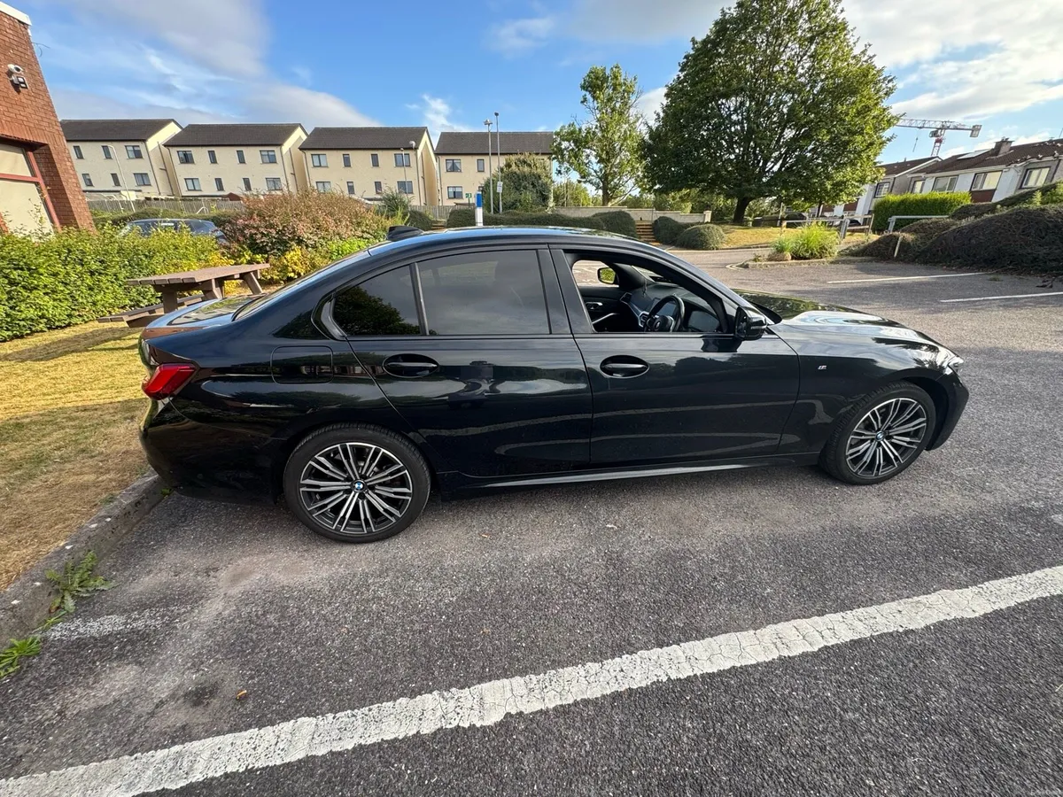 BMW 330e - Image 5