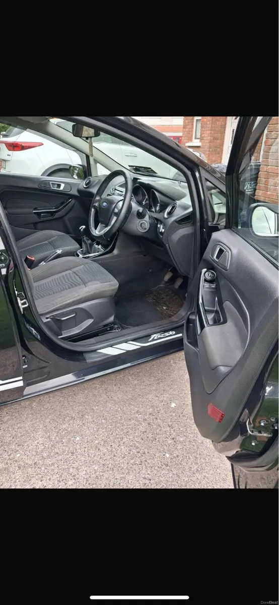 2013 Ford fiesta, 1.25 petrol, MANUAL - Image 5