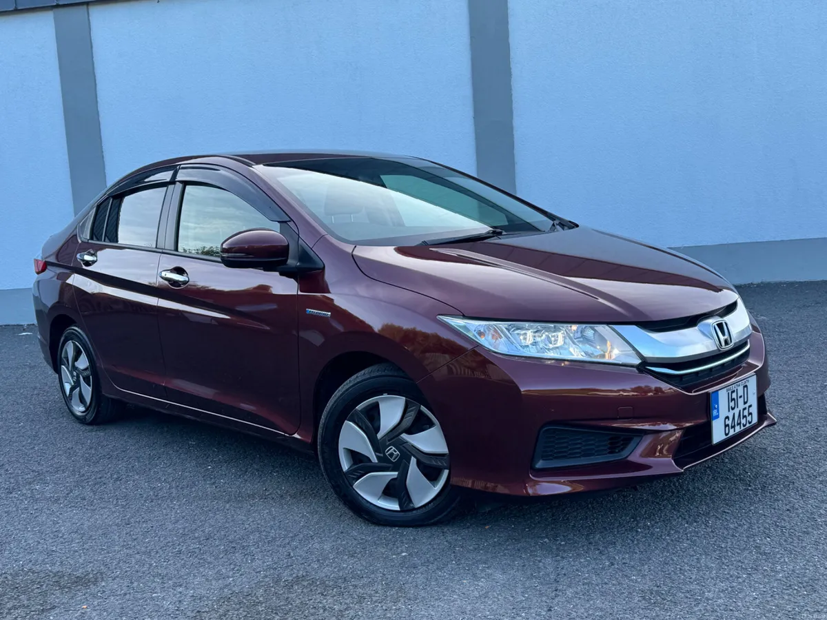 Honda Grace 2015 Hybrid 1.5 Automatic - Image 1