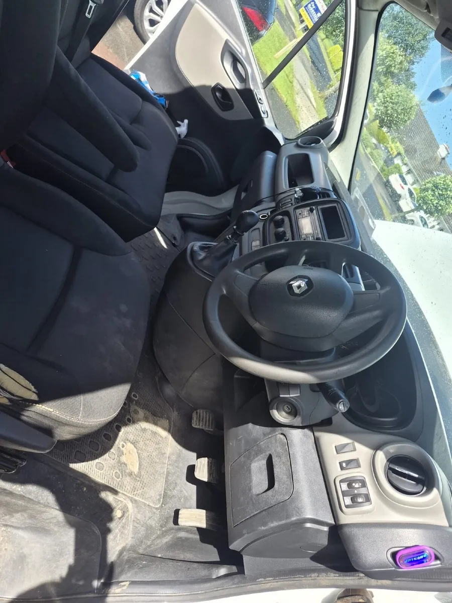 Renault Trafic 2015 - Image 6