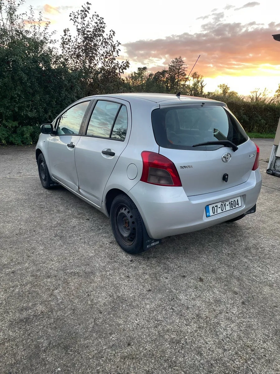 2007 Toyota Yaris - Image 2