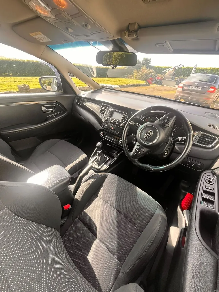 Kia Carens 2016 - Image 6