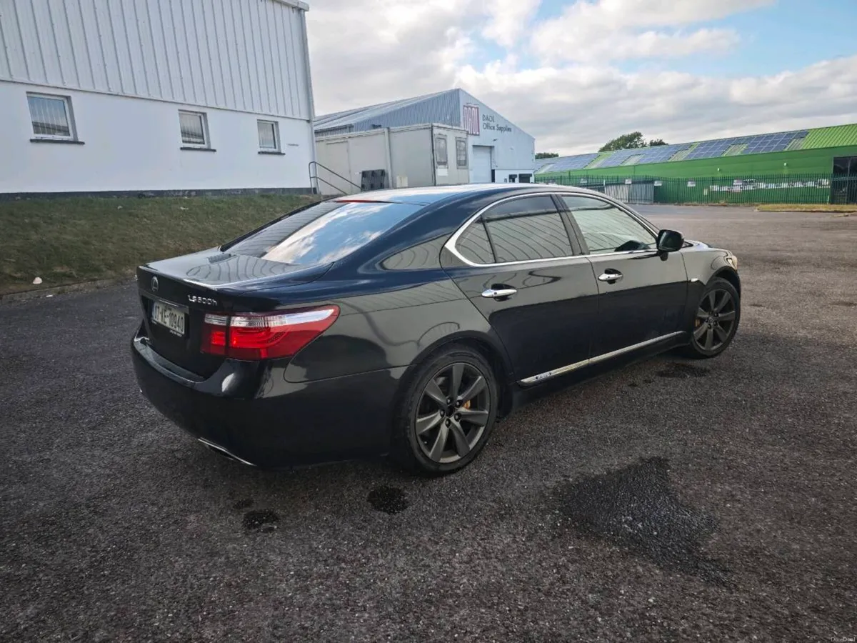 2007 Lexus LS600h - Image 1