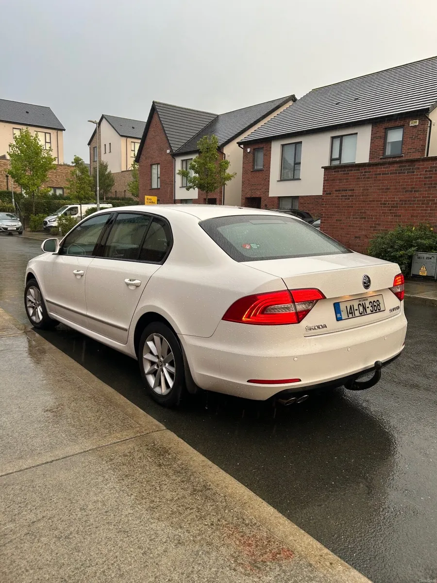 Skoda Superb 2014 - Image 5