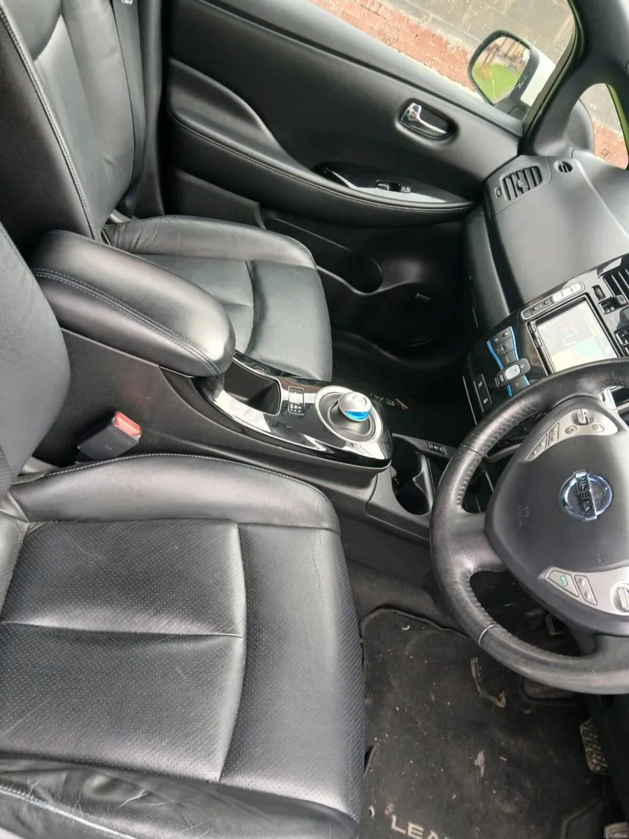 152 nissan leaf fully electric - Image 6