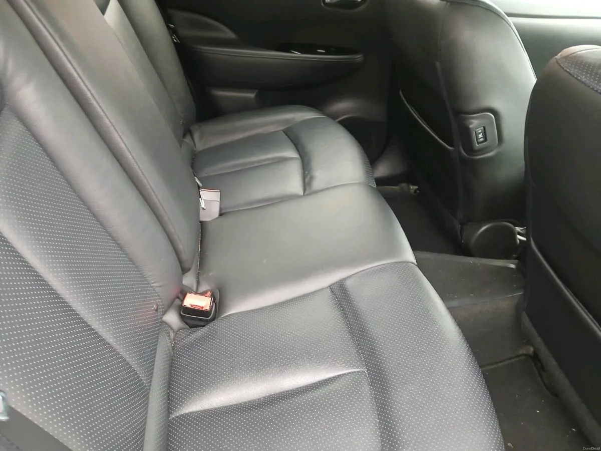 152 nissan leaf fully electric - Image 5