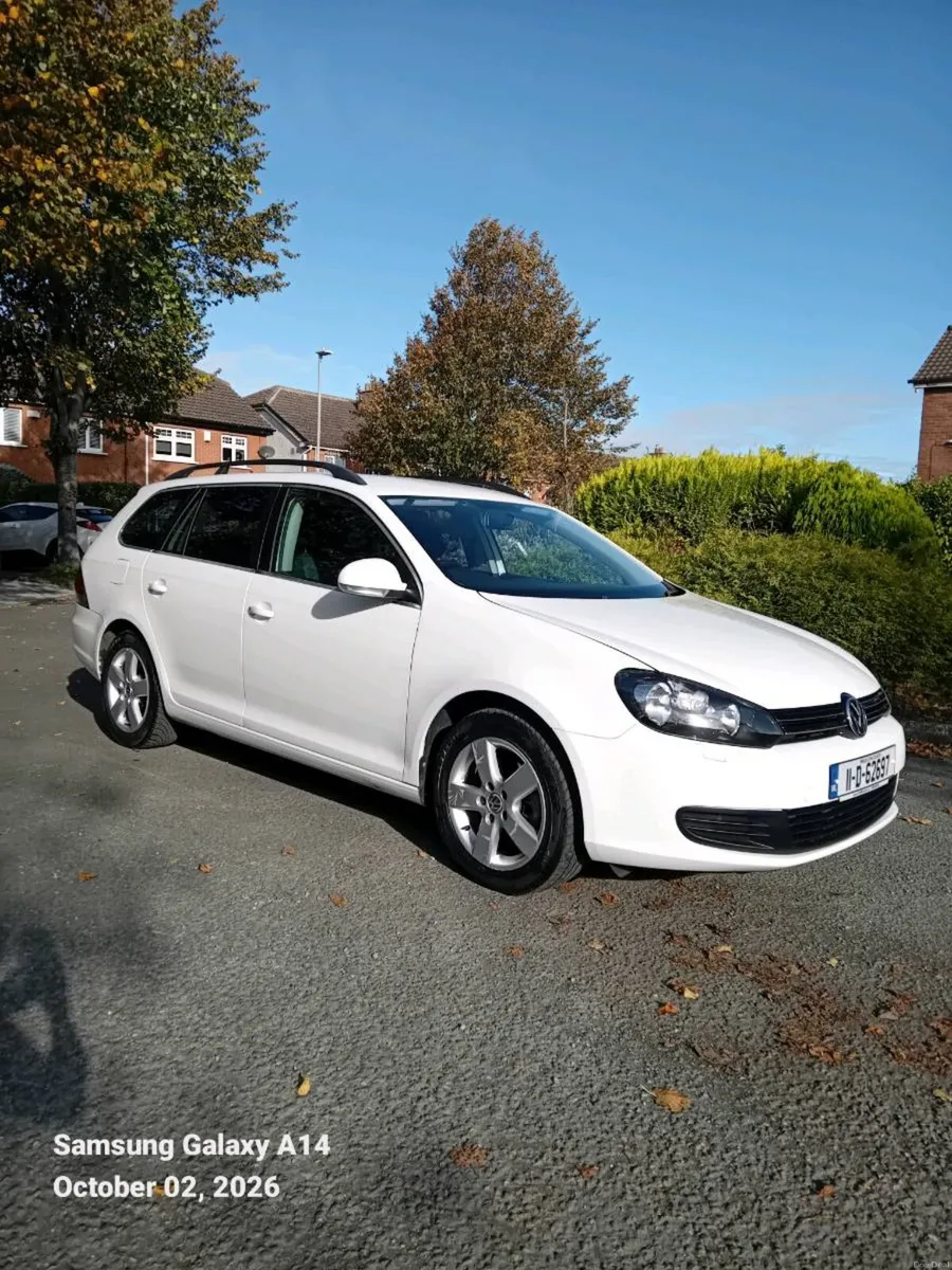 VOLKSWAGEN GOLF AUTOMATIC LOW MILEAGE - Image 1