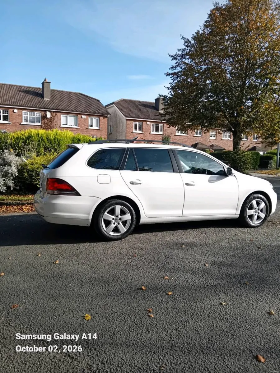 VOLKSWAGEN GOLF AUTOMATIC LOW MILEAGE - Image 3