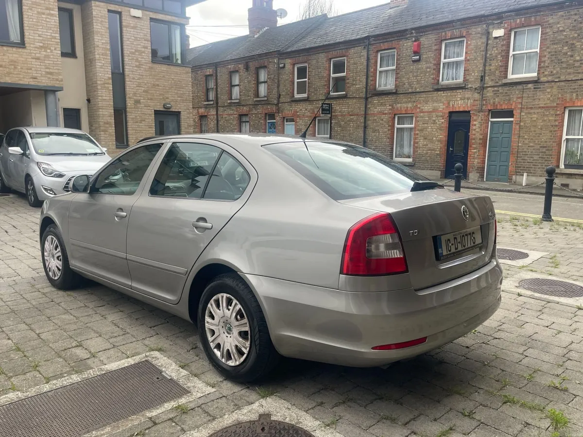 Skoda Octavia 2010 - Image 3