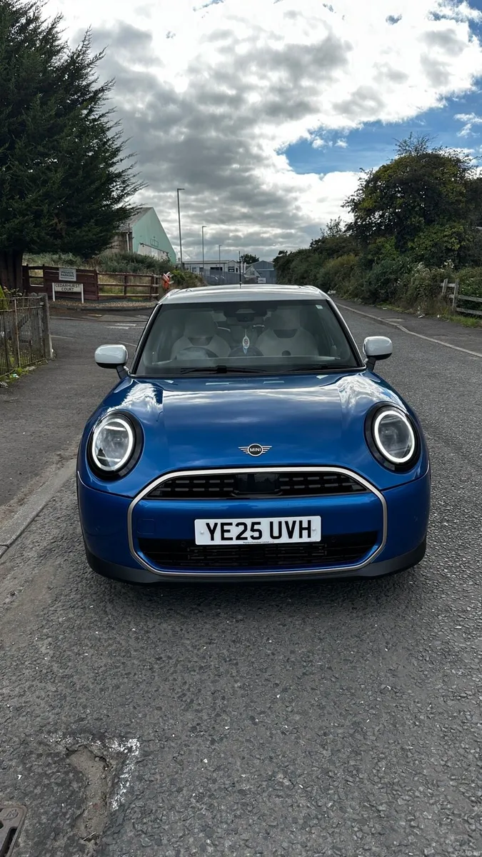 2025 MINI Cooper Exclusive C Auto - Image 2