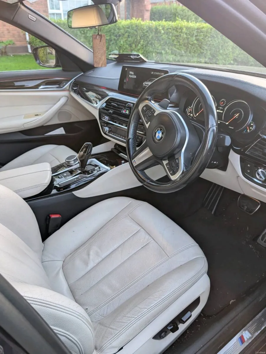 BMW 5 series hybrid sport - Image 3