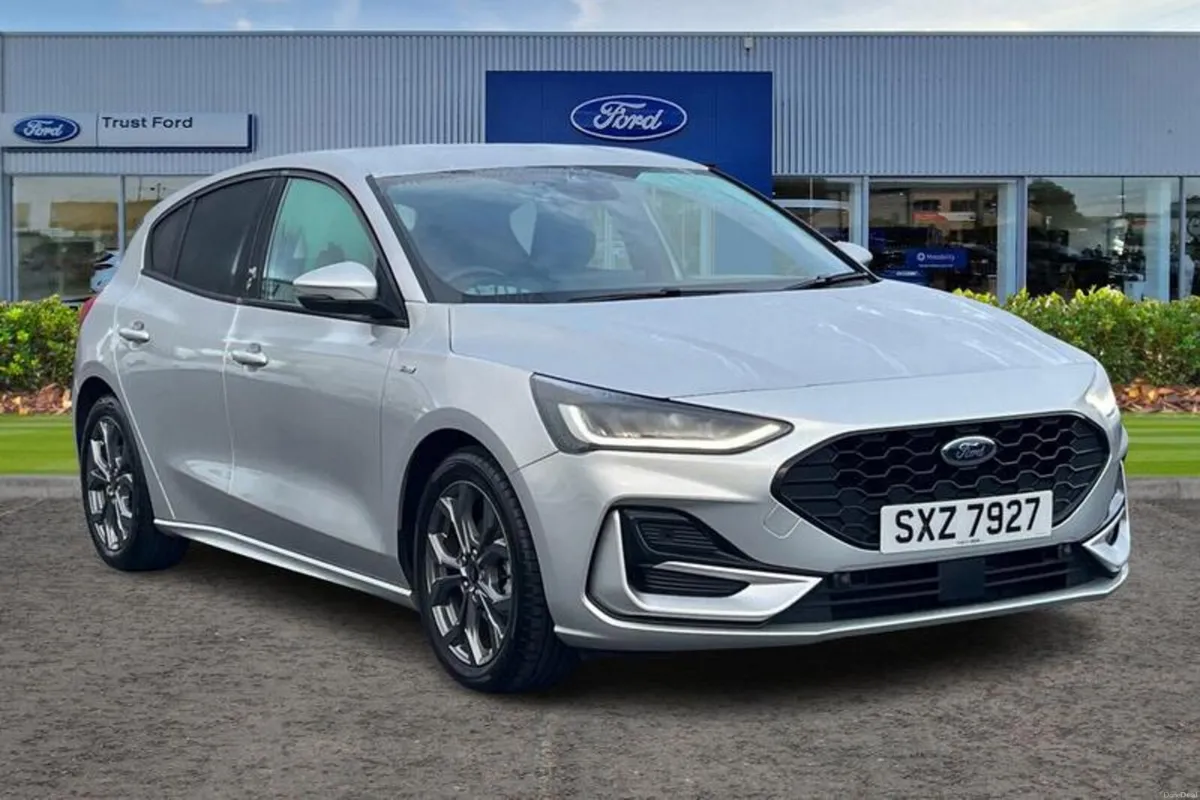 Ford Focus 1.0T EcoBoost MHEV ST-Line Hatchback 5d - Image 1