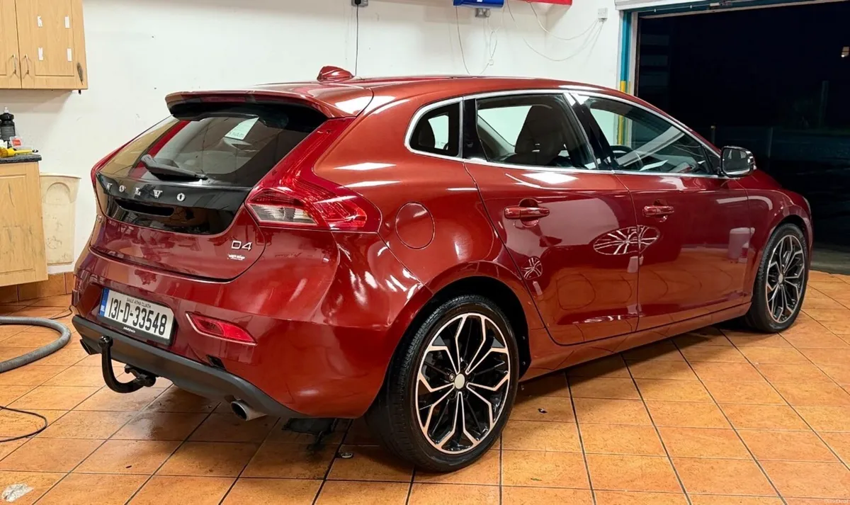 Volvo V40 D4 Automatic 2.0L 5 cylinder engine rare - Image 6