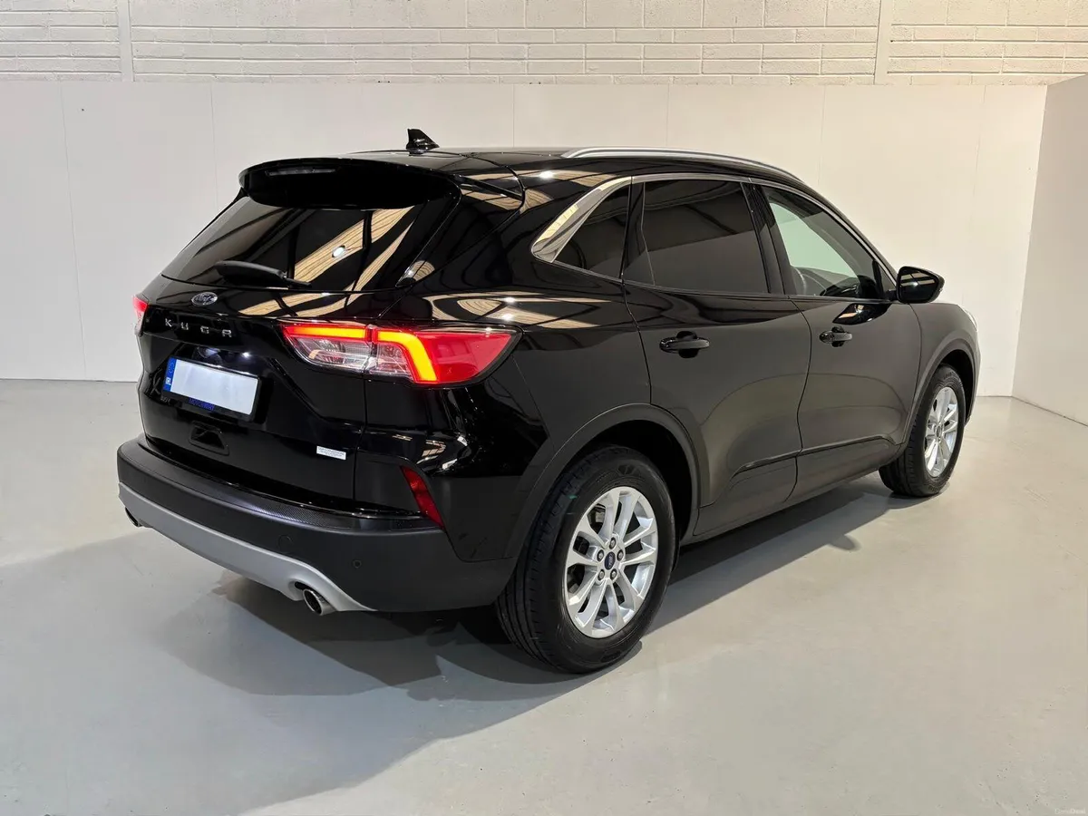 Ford Kuga Titanium Commercial - Image 5