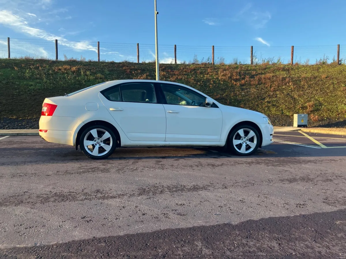 Skoda Octavia 2013 - Image 1