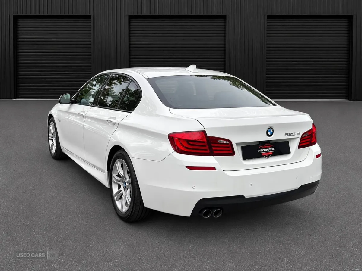 BMW 5-Series 2.0 523d M Sport Auto Euro 6 (s/s) 4d - Image 3