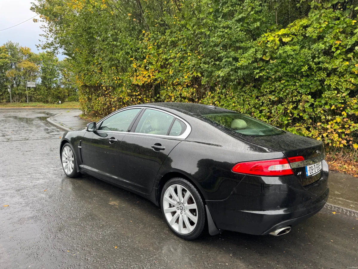 Jaguar XF  read add - Image 6