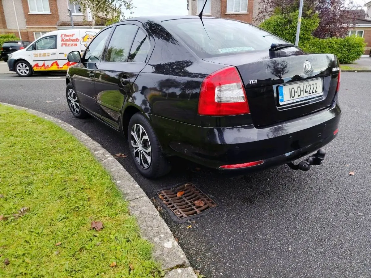 2010 AUTOMATIC SKODA 1.6 DIESEL NCT & TAX LOW MILE - Image 1