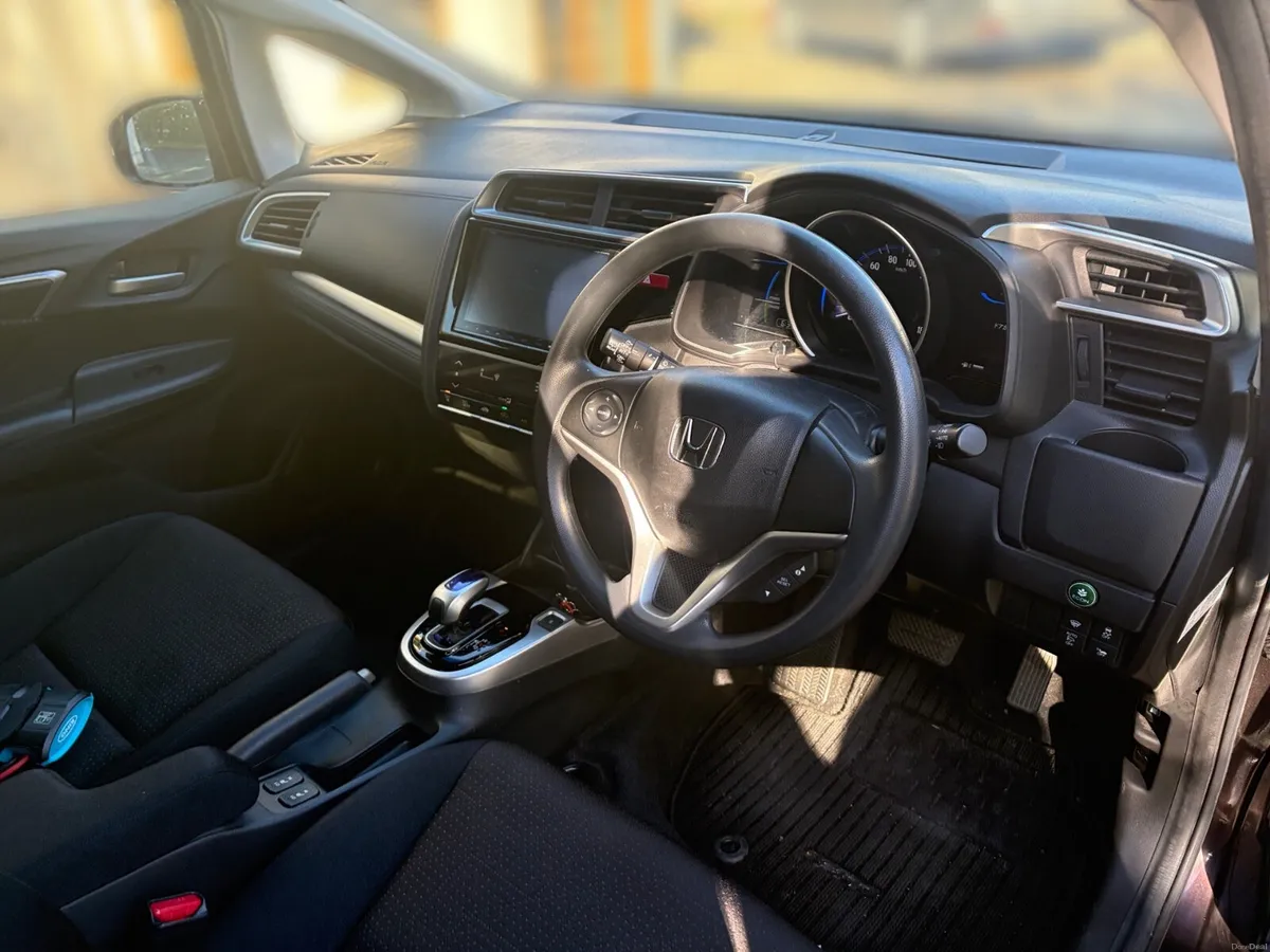 2017 -Honda -Fit -1.6-Hybrid-Automatic - Image 6