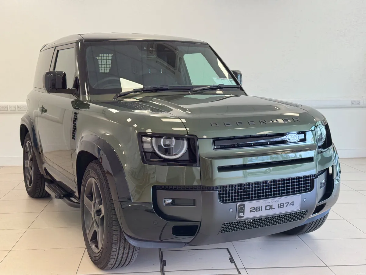 Land Rover Defender 2026 - Image 1