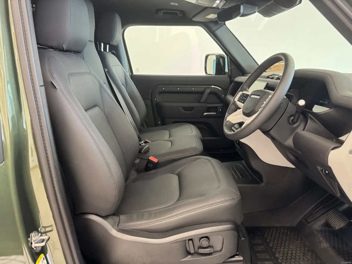 Land Rover Defender 2026 - Image 4