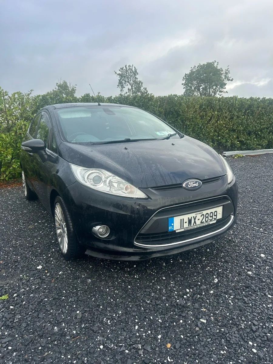 2011 Ford Fiesta - Image 1