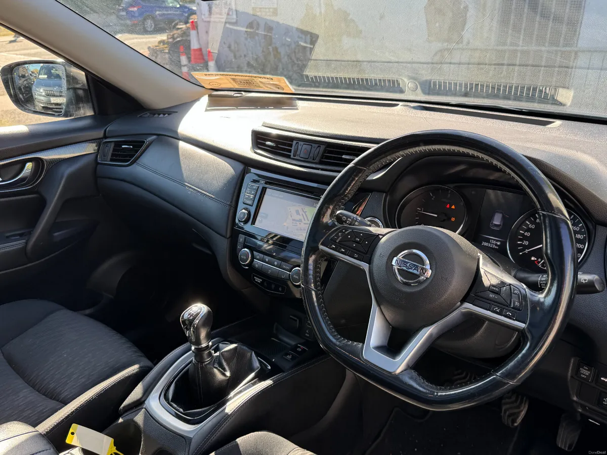 Nissan X-Trail High spec 7 seater - Image 6