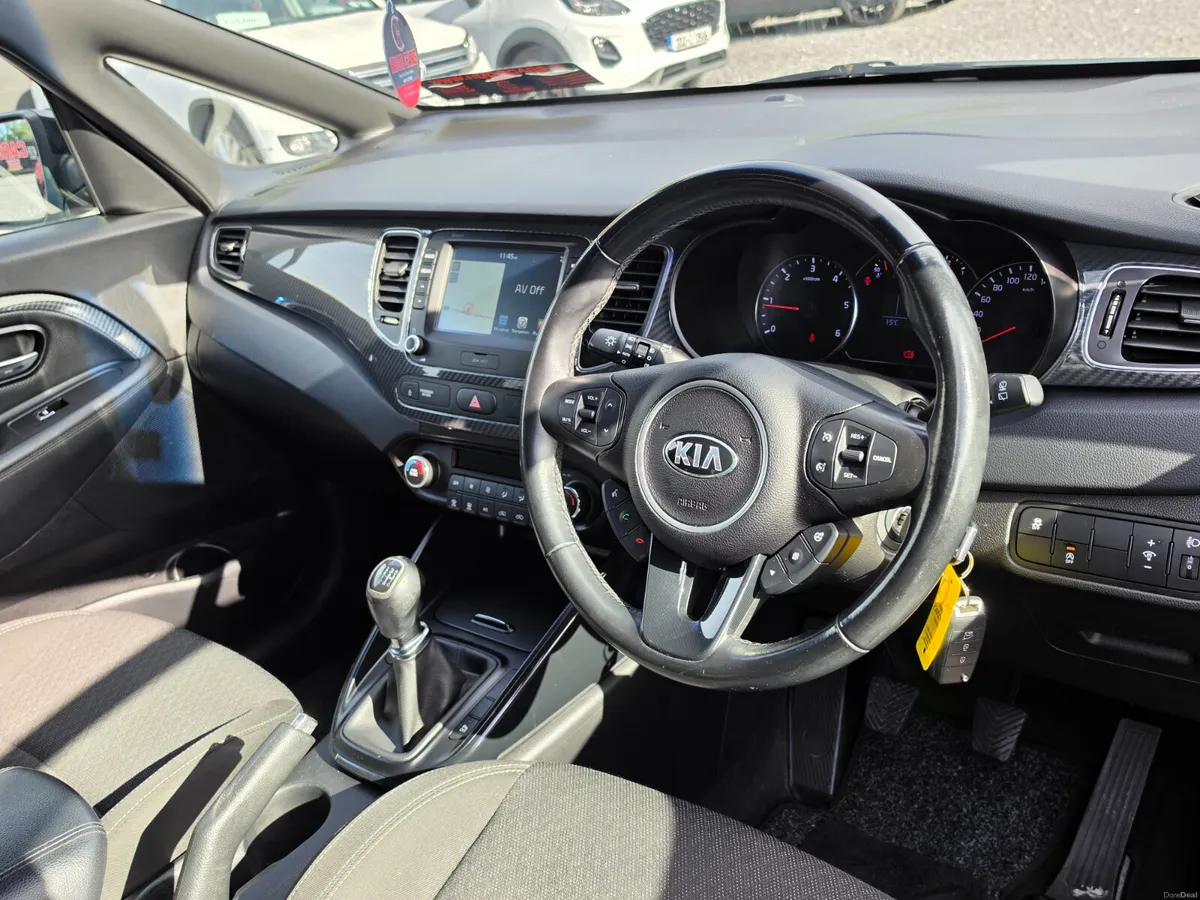 2017 Kia Carens 1.7d/7 seats/New NCT/Warranty - Image 5