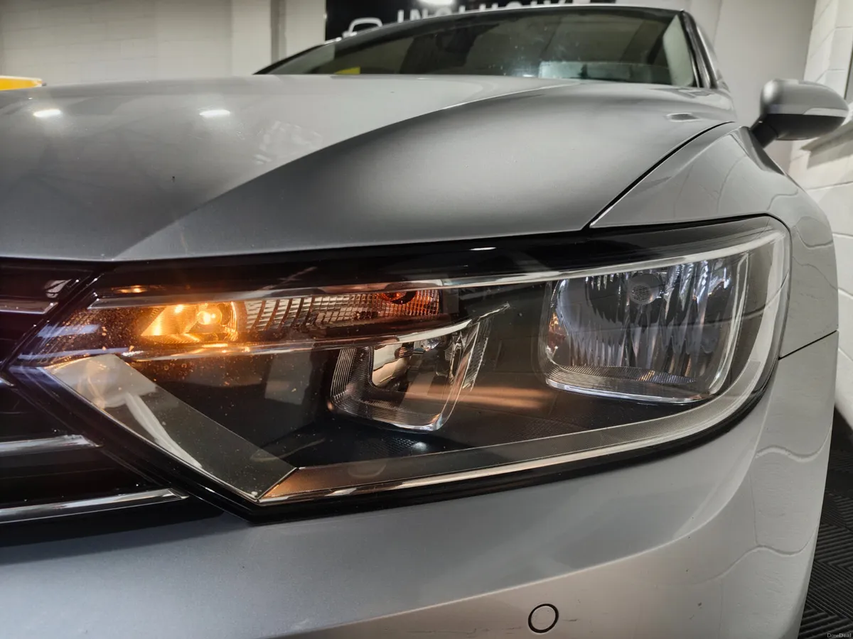 Volkswagen Passat 2019 2.0 TDI COMFORTLINE SPEC - Image 5
