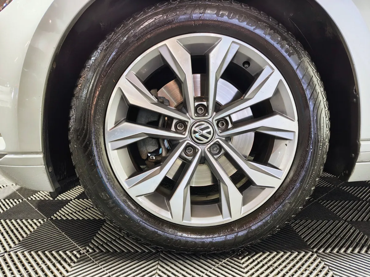 Volkswagen Passat 2019 2.0 TDI COMFORTLINE SPEC - Image 3