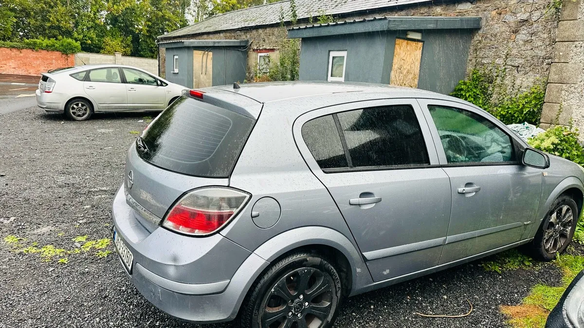 Car - Image 3